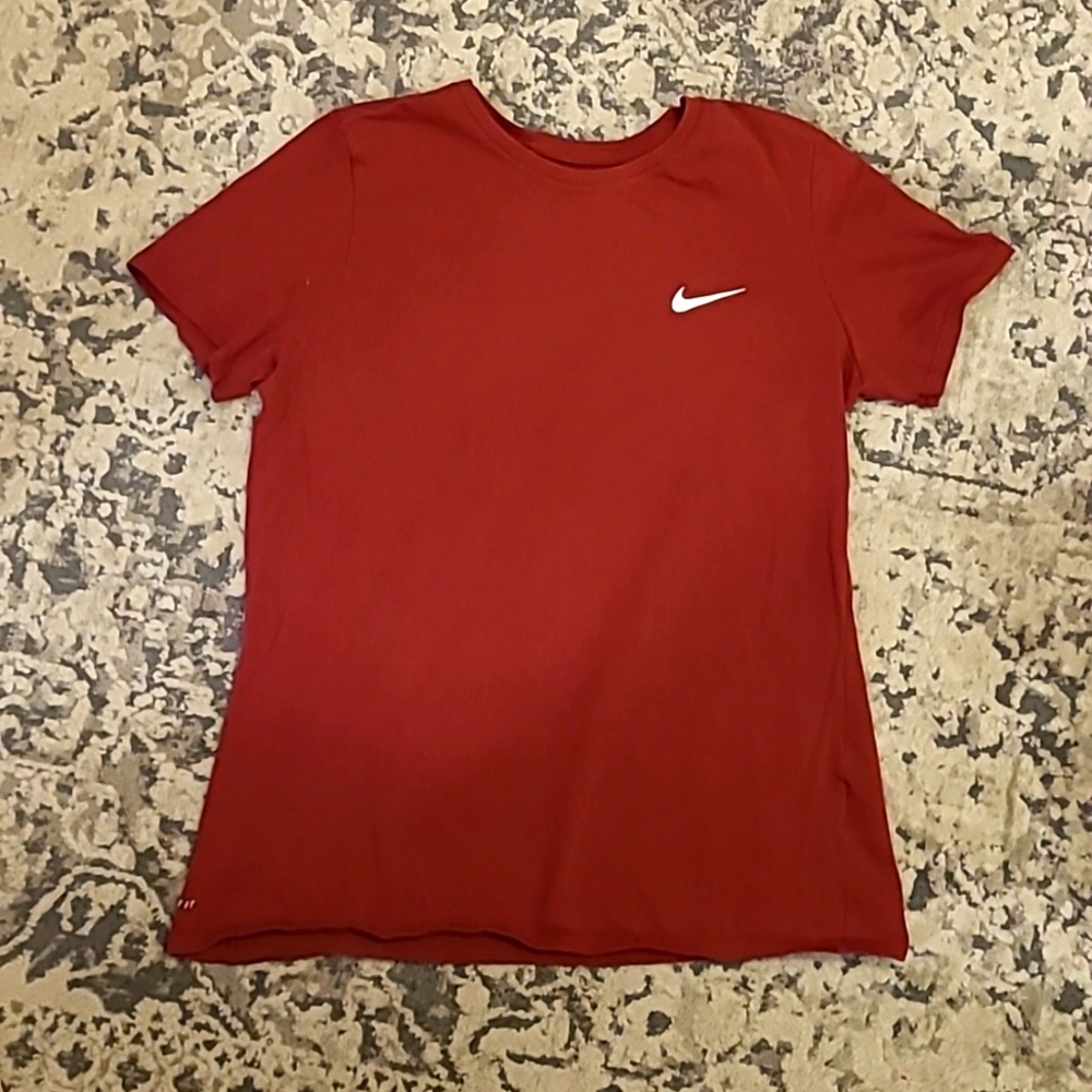 Dark red Nike t-shirt